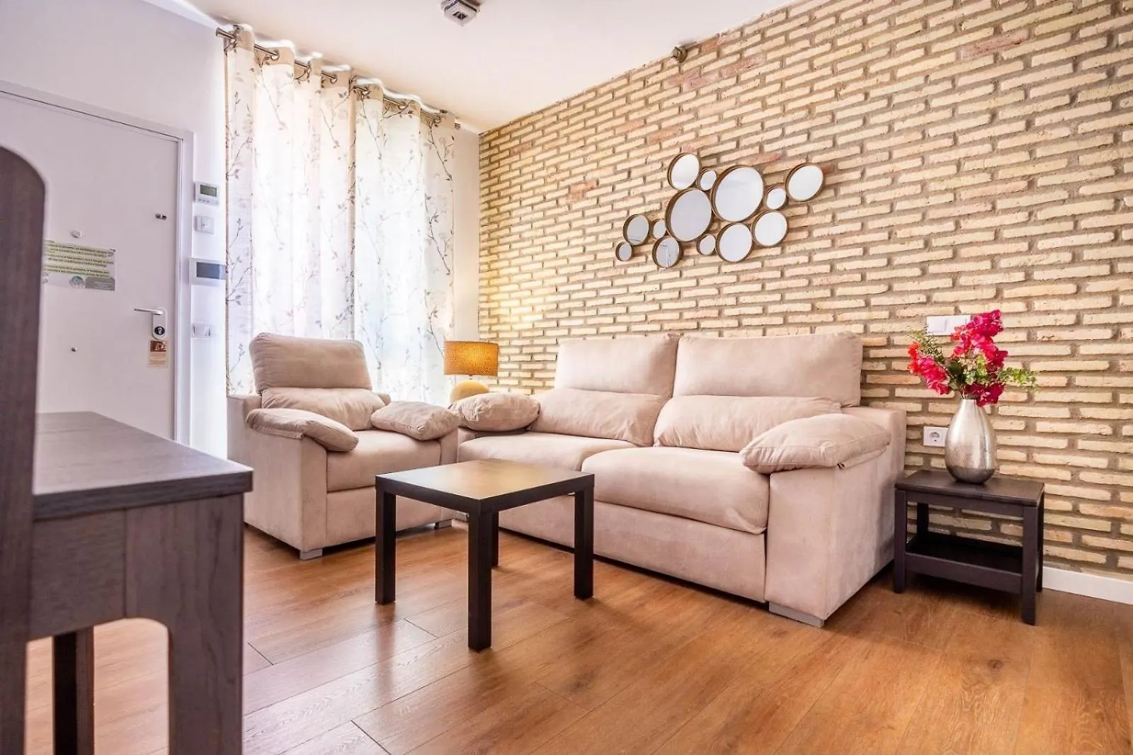 Apartamentos Poemas & Rimas De Becquer 세비야 0*,